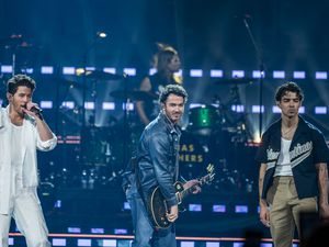 Jonas Brothers channel their inner Taylor Swift at grandiose Detroit show