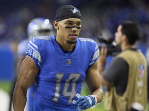 Detroit Lions star gives West Michigan varsity football team pre-game pep talk